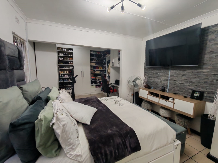 4 Bedroom Property for Sale in Delft Western Cape